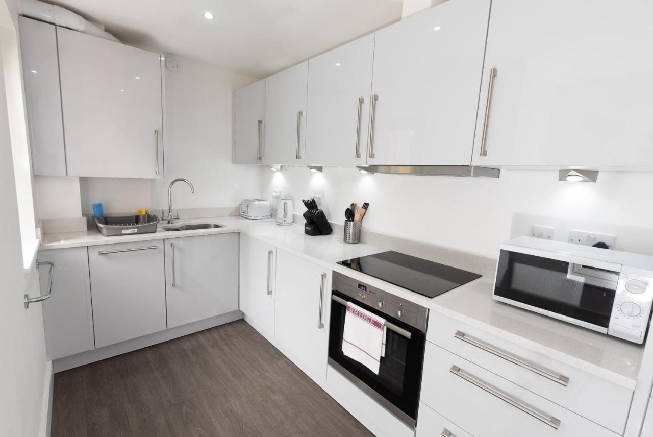 Abodebed Oval View Apartments เฮเมลเฮมพ์สเตด ภายนอก รูปภาพ