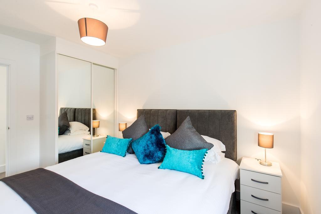 Abodebed Oval View Apartments เฮเมลเฮมพ์สเตด ภายนอก รูปภาพ