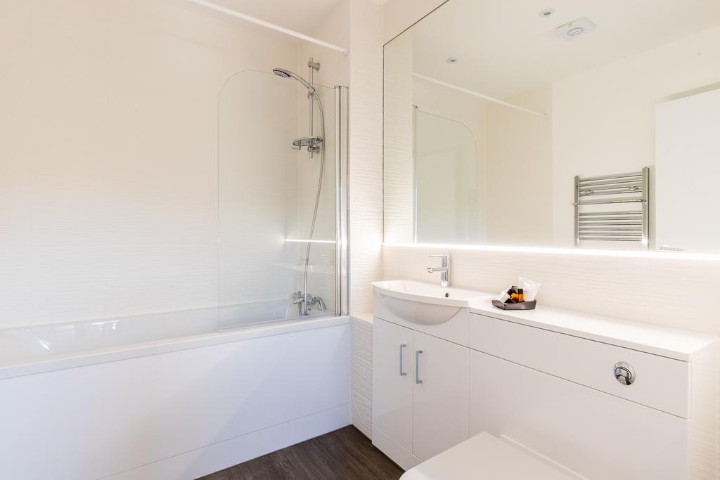 Abodebed Oval View Apartments เฮเมลเฮมพ์สเตด ภายนอก รูปภาพ