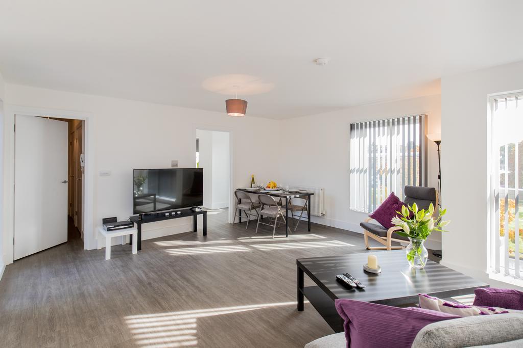 Abodebed Oval View Apartments เฮเมลเฮมพ์สเตด ภายนอก รูปภาพ